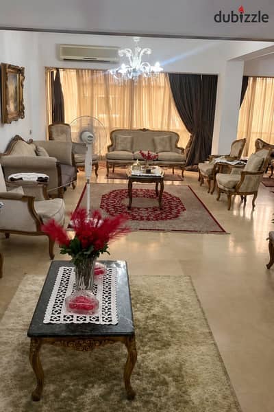 شقه 180م للبيع في المهندسين خلف مسجد مصطفى محمود