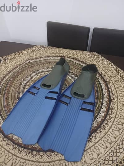 زعانف سباحة مقاس ٤٣/٤٤
