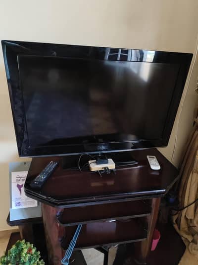 LCD SMART SCREEN TV
