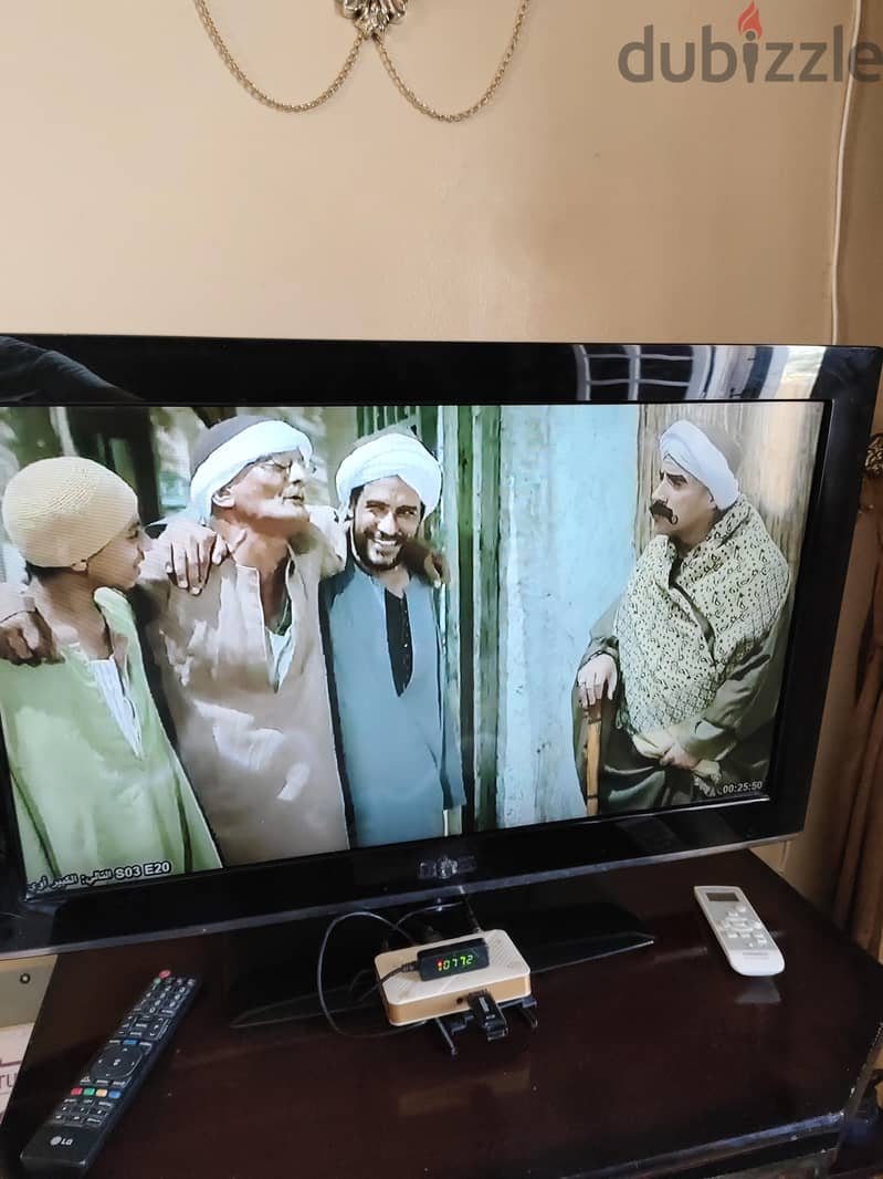 LCD SMART SCREEN TV 2