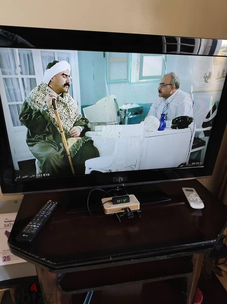 LCD SMART SCREEN TV 3