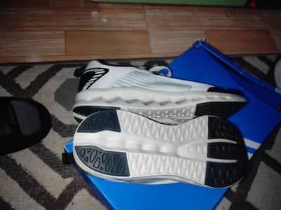 جزمه max 42 original جديده