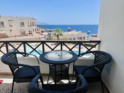 Shark's bay oasis 2 bedroom apartment with beach. First line.