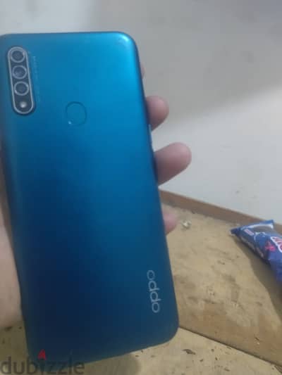 للبيع لعدم الاستعمال Oppo A 31 مش معاه غير شاحن فيه كسر بسيط ف باغة