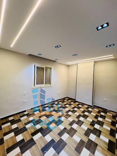 In the name of God, I rely on God, an apartment for sale behind a main street, Sesame Street, next to all services, in the Gardens of Ahram, a distinctive location, area of 106 meters, old loading.