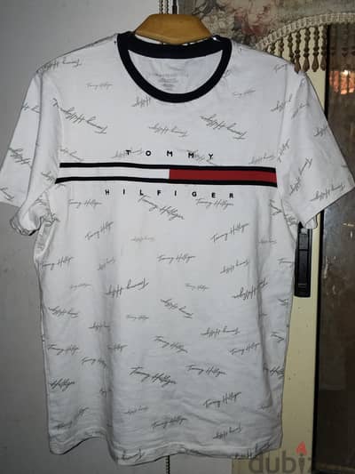 Tommy Hilfiger T shirt