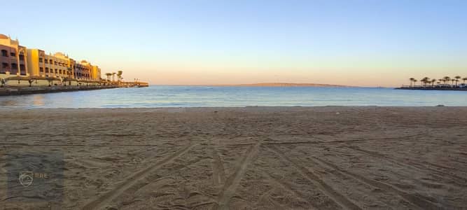 Studio overlooks the sea with a private beach in the heart of Hurghada