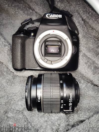 Camera Canon 2000d
