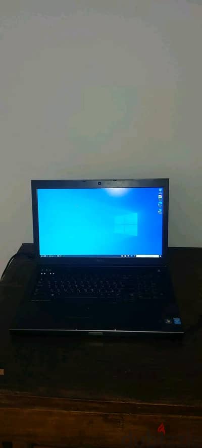 ديل precision m6800 للجرافيك بكارتين شاشة وبسعر لقطة