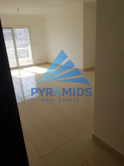 apartment for Sale in Madinaty – Prime Location in B10 An excellent opportunity to own a spacious apartment in one of Madinaty most desirable phases