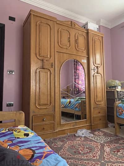 دولاب 1.80*2.20