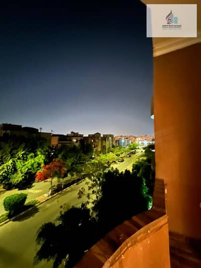 Full floor rental 250m with private entrance and camera system – suitable for families
