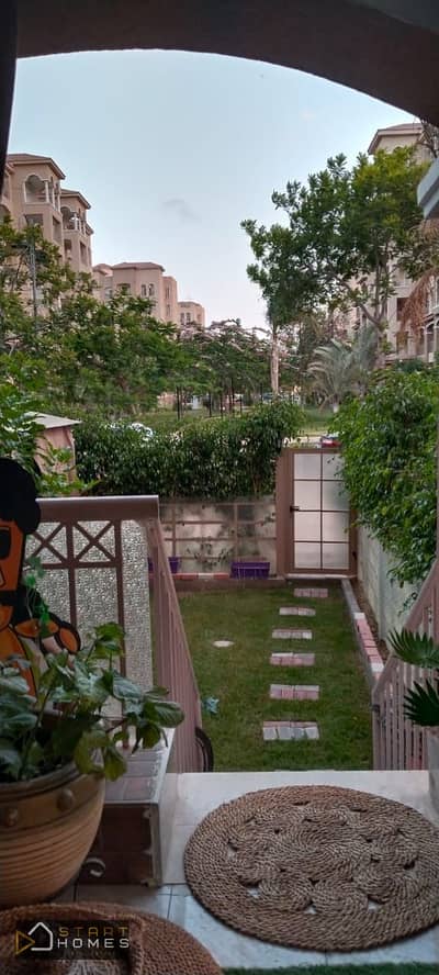 شقه 100 متر غرفتين بحديقة خاصة للبيع في مدينتي b2 لوكيش مميز جدا خطوات من المسجد والخدمات