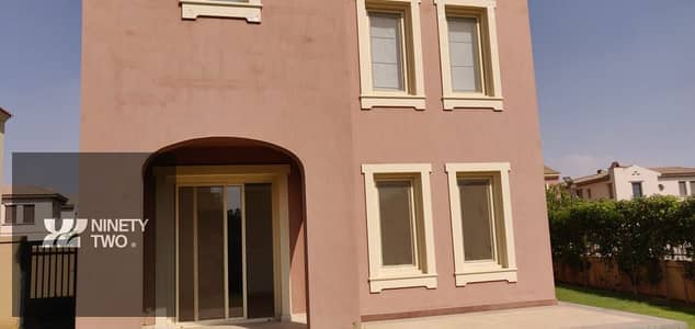 فيلا مستقلة للإيجار في ميفيدا إعمار – مواجهة مباشرة للكلوب هاوس | 450م | 4 غرف نوم | بالمطبخ والتكيفات