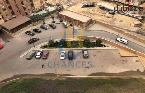 فرصة للسكن داخل كمبوند تيجان 1 علي دائري المعادي