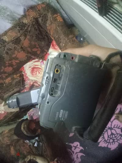 كاميرا Sony Handycam DCR-TRV بايظة قطع غيار