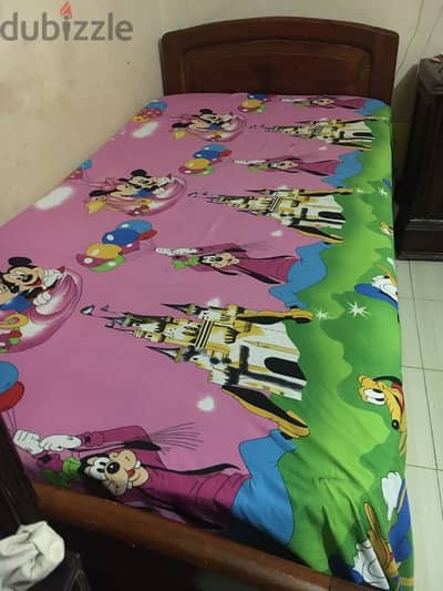 4 سرير + ٤ مرتبة