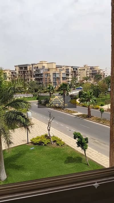 للبيع شقه 178متر فى ارقى مراحل مدينتى B8 بسعر مميز