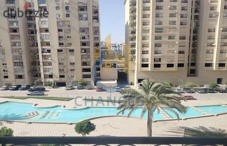 شقة للبيع في كمبوند تبارك  بدائري المعادي – فيو مفتوح على حمام السباحة
