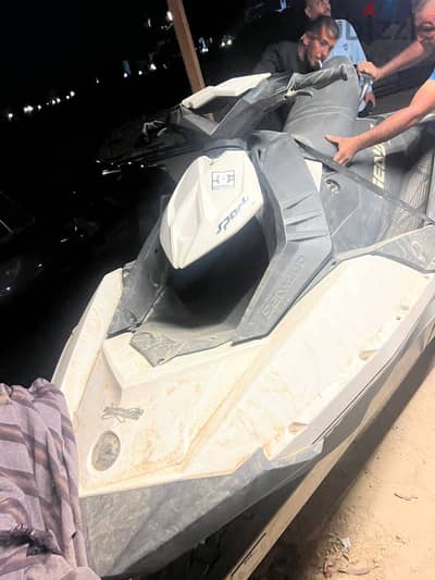 للبيع Sea-Doo Spark 90HP موديل 2017 مرخص + تريلر