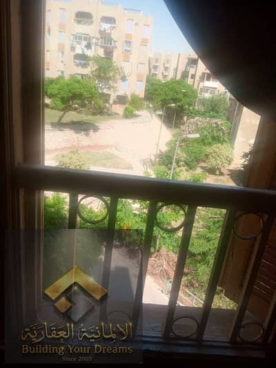 Apartment for sale in the Third Assembly, Locality 4, close to Mega Mall, Al-Suwaidi Mosque, New Cairo Hospital, Arabella Plaza, and just minutes to Al-Hamd Mall and Seven Stars, close to all services and minutes to Al-Teseen Street.