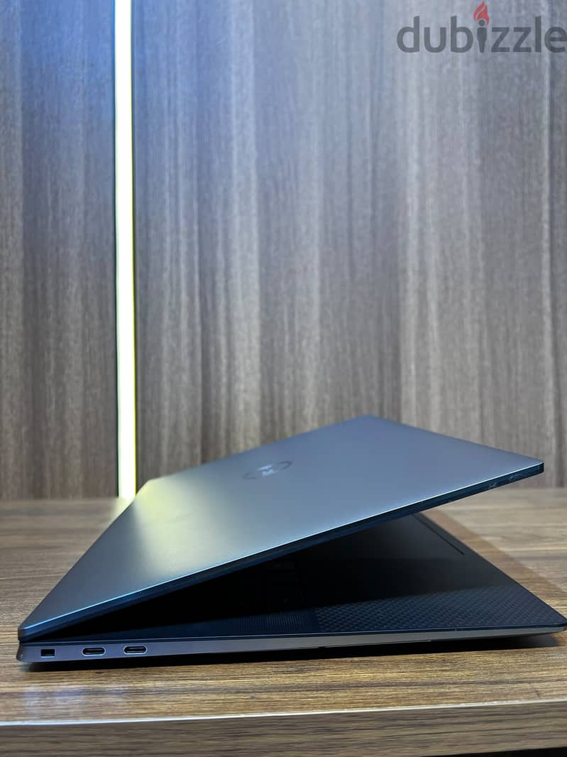 Dell precision 5560 3