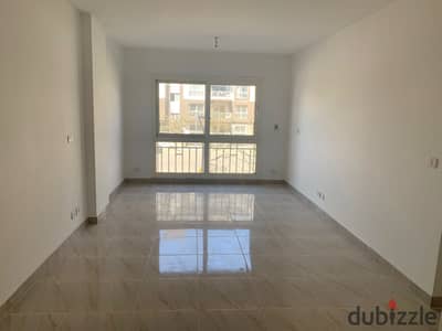 Opportunity for a snapshot and complete payment of installments.  For sale a 107m apartment in the smart model in B12 in Madinty