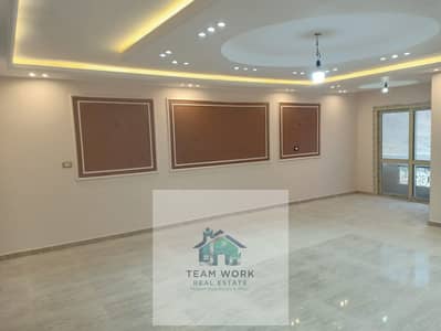 شقة للايجار كمبوند الخمائل سوبر لوكس موقع مميز دبل فيس 170م بسعر لقطة Apartment for rent in Al Khamael Compound, super deluxe, prime location, double