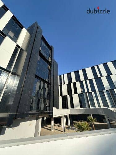 Luxury  Office for rent 68 m in Hyde Park Business District