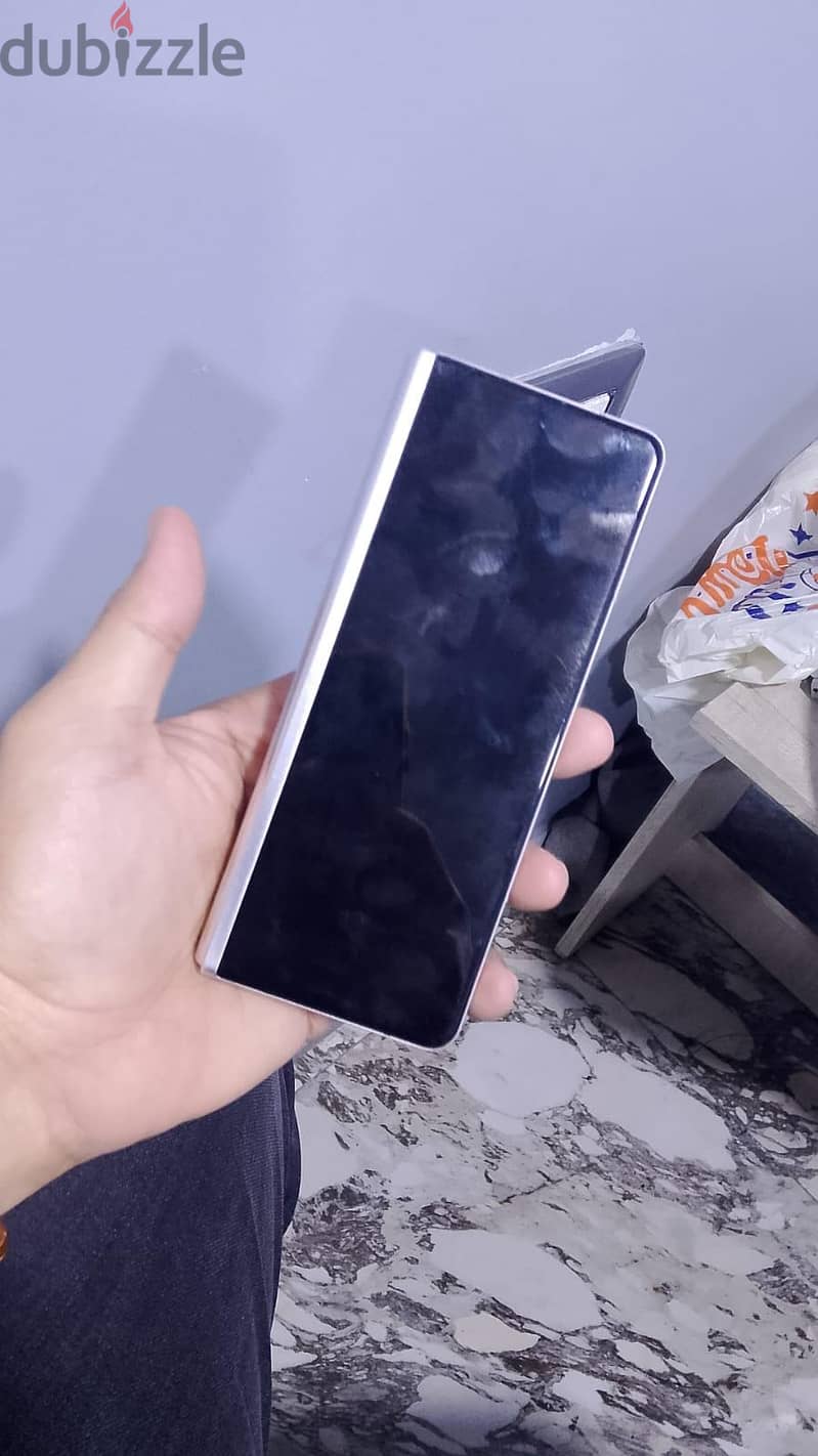 Samsung Z Fold 3 9