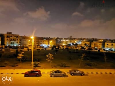 شقة بالنرجس ٨ فيلات