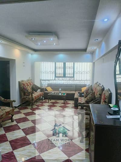Furnished apartment for rent at a bargain price! Ground floor apartment with clean furnishings and air conditioning in District 16, Zayed area. Two be