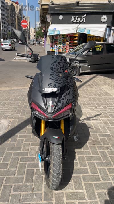 Adv 200