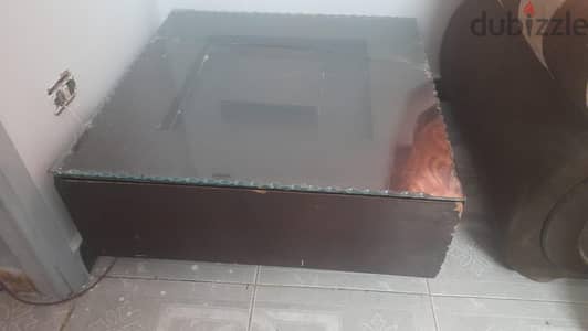 طربيزه بيها وحده تخزين