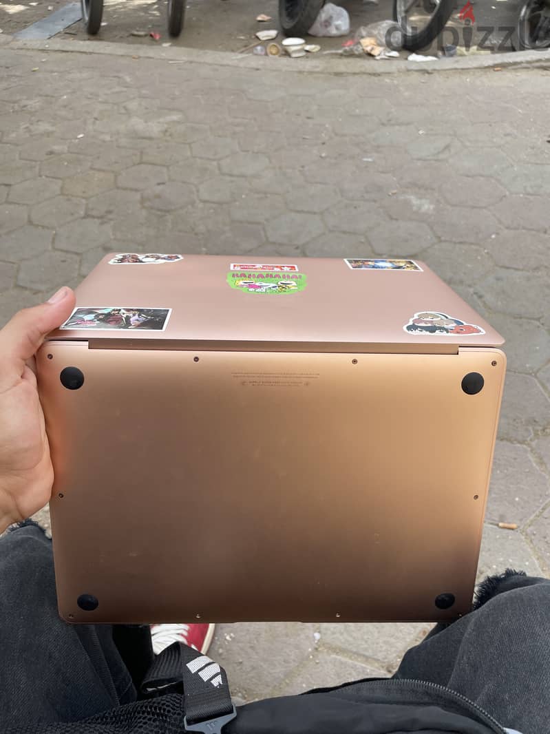 MacBook 1