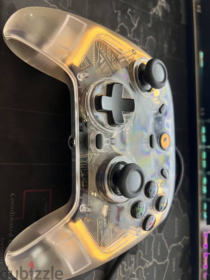 Gamesir T4 Kaleid wired controller 4