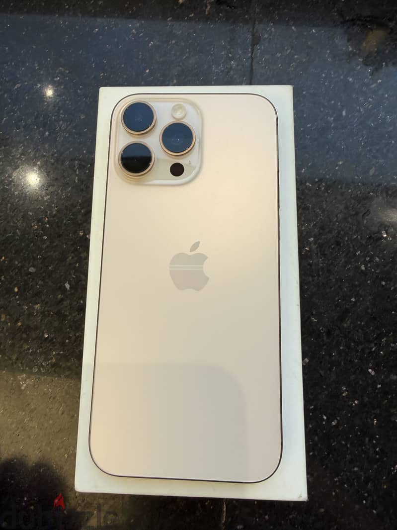 Apple - iPhone 16 Pro Max 1