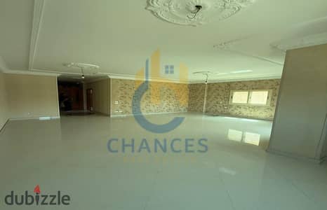 Apartment for Sale in the Third District, New Cairo – Steps from Arabella Plaza Mall and Gamal Abdel Nasser Axis – Main Street View