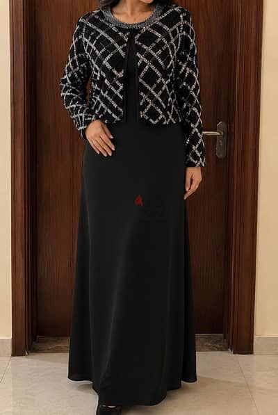 فستان سواريه استعمال مره واحده مقاس ٥٠