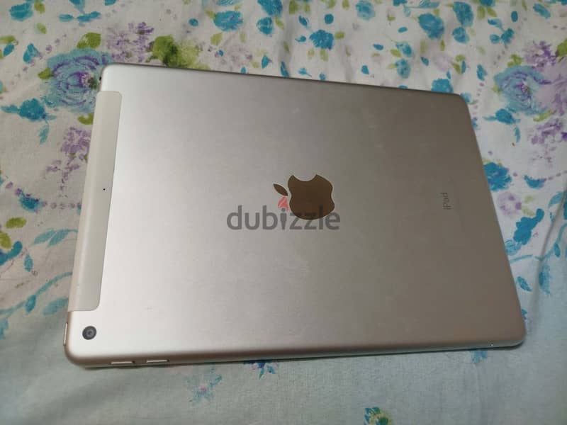 Apple iPad 5th generation condition lightly used 1
