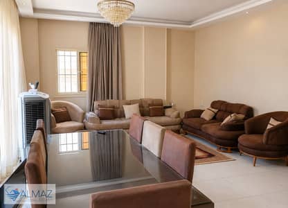 شقه مفروشه بجاردن و التكيفات للايجار في الاندلس 1 في التجمع الخامس بالقرب من المحاور الرئيسية