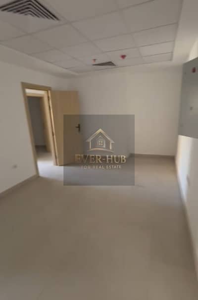عياده للايجار متشطبه بالتكيفات 6 غرف و 2 حمام اول استخدام بجوار مستشفى جلوبال كير سنترو مول