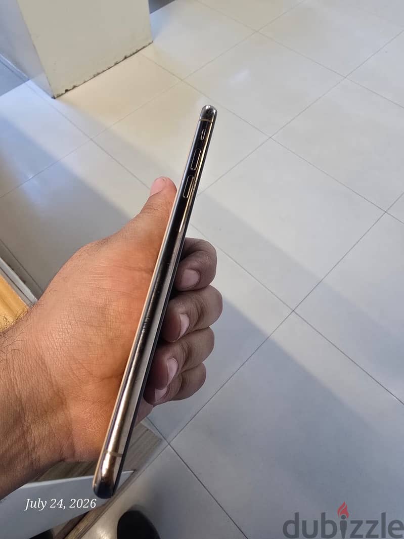 Apple - iPhone XS Max 1