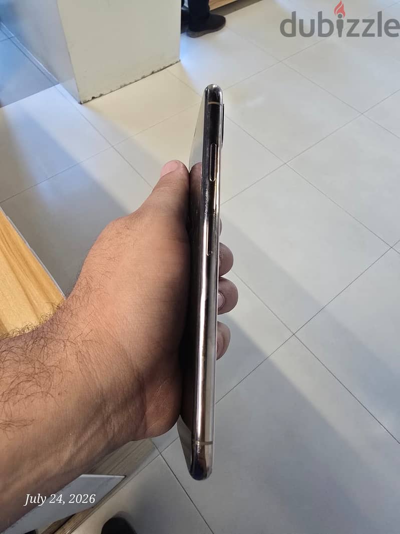 Apple - iPhone XS Max 3