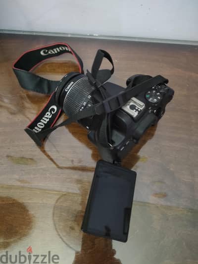  للبيع كاميرا Canon EOS 250D بحالة ممتازة 