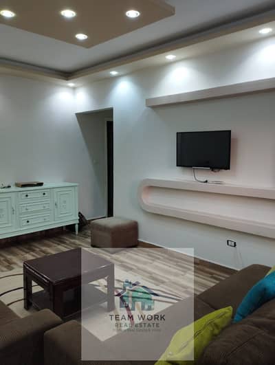 للإيجار المفروش: شقة أرضي مرتفع بـ 3 تكييفات ونت وغاز بالحي 16 زايد بسعر لقطهFurnished apartment for rent: Elevated ground floor apartment with 3 ai