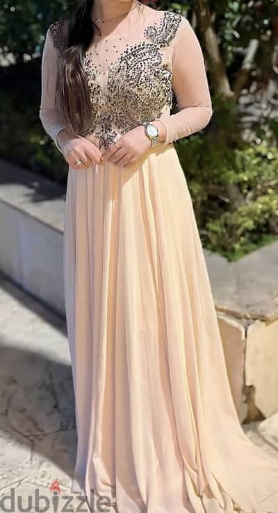 محجبات وغير محجبات