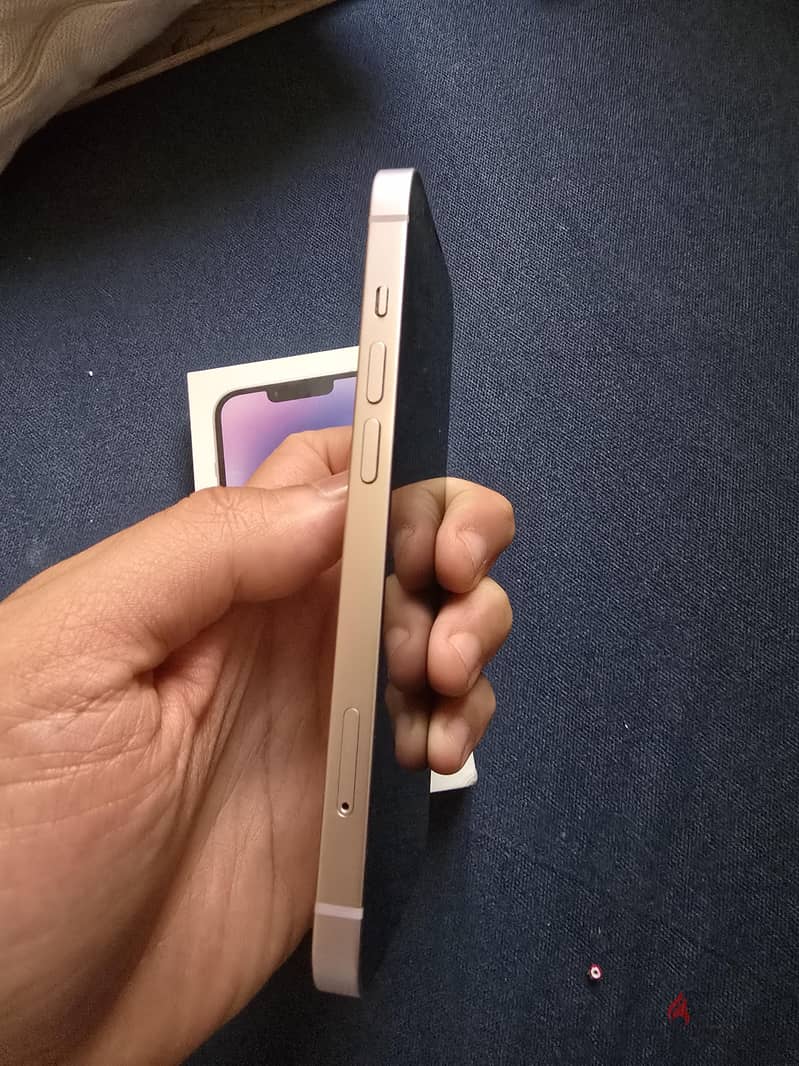 Apple - iPhone 14 12