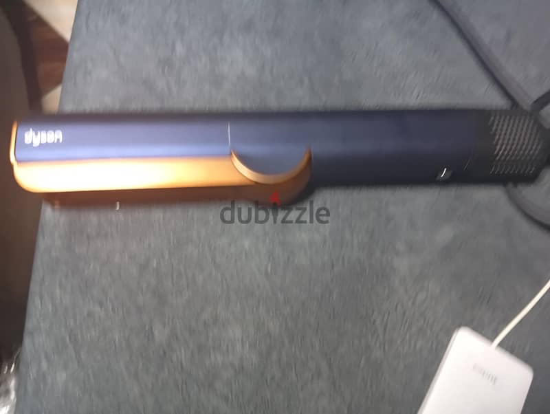 Dyson Airstrait 3