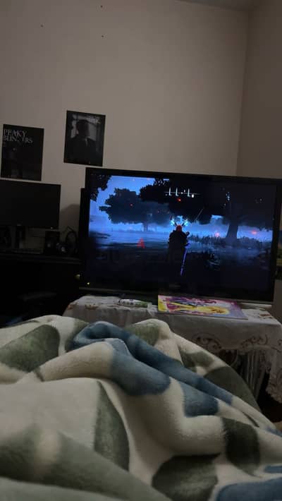 شاشه تلفزيون ٣٢ بوصه : TV Screen 32 inches